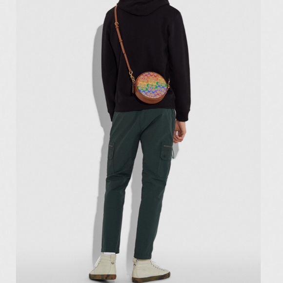 circle crossbody in rainbow signature canvas